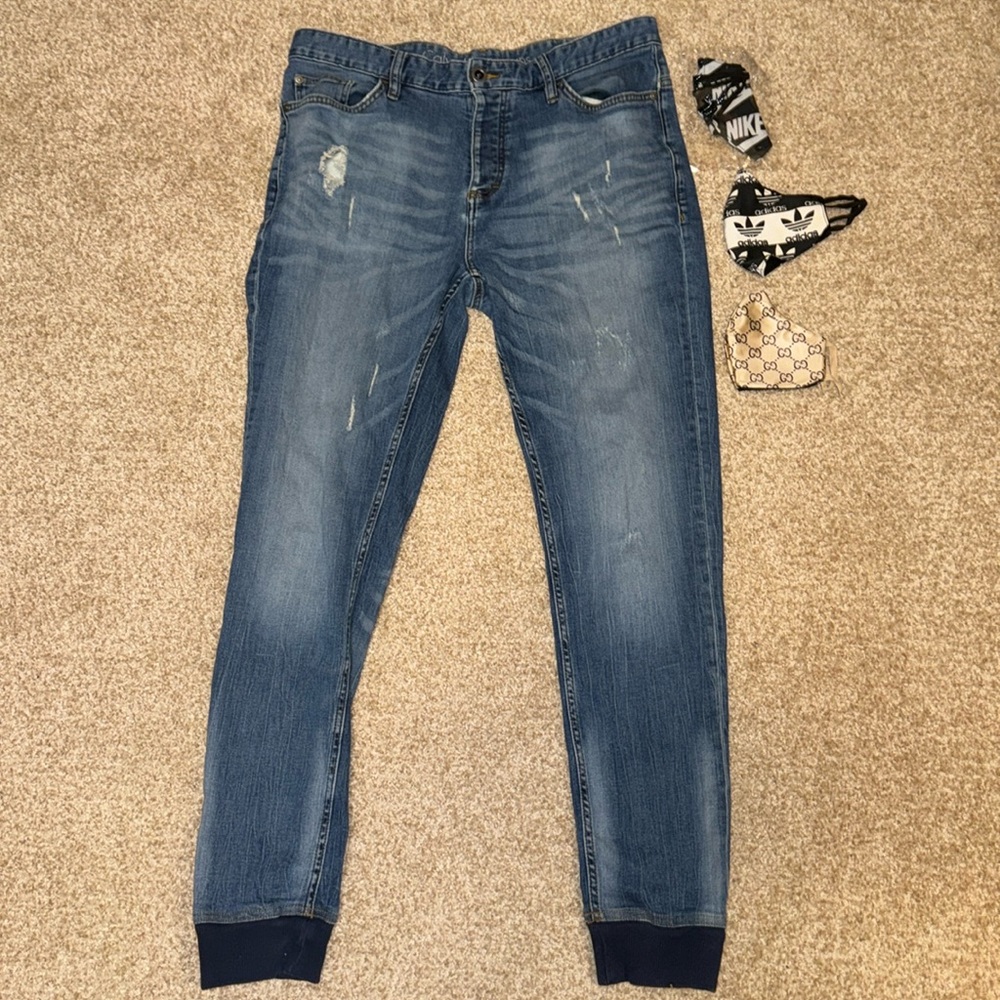 Calvin Klein Jeans Men’s Joggers Jeans + free gifts (USED)
